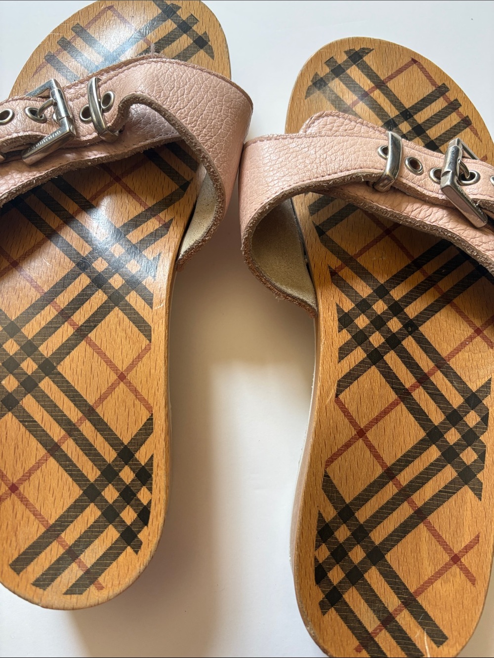 Burberry  Wooden and leather clogs. - Picture 10 of 10